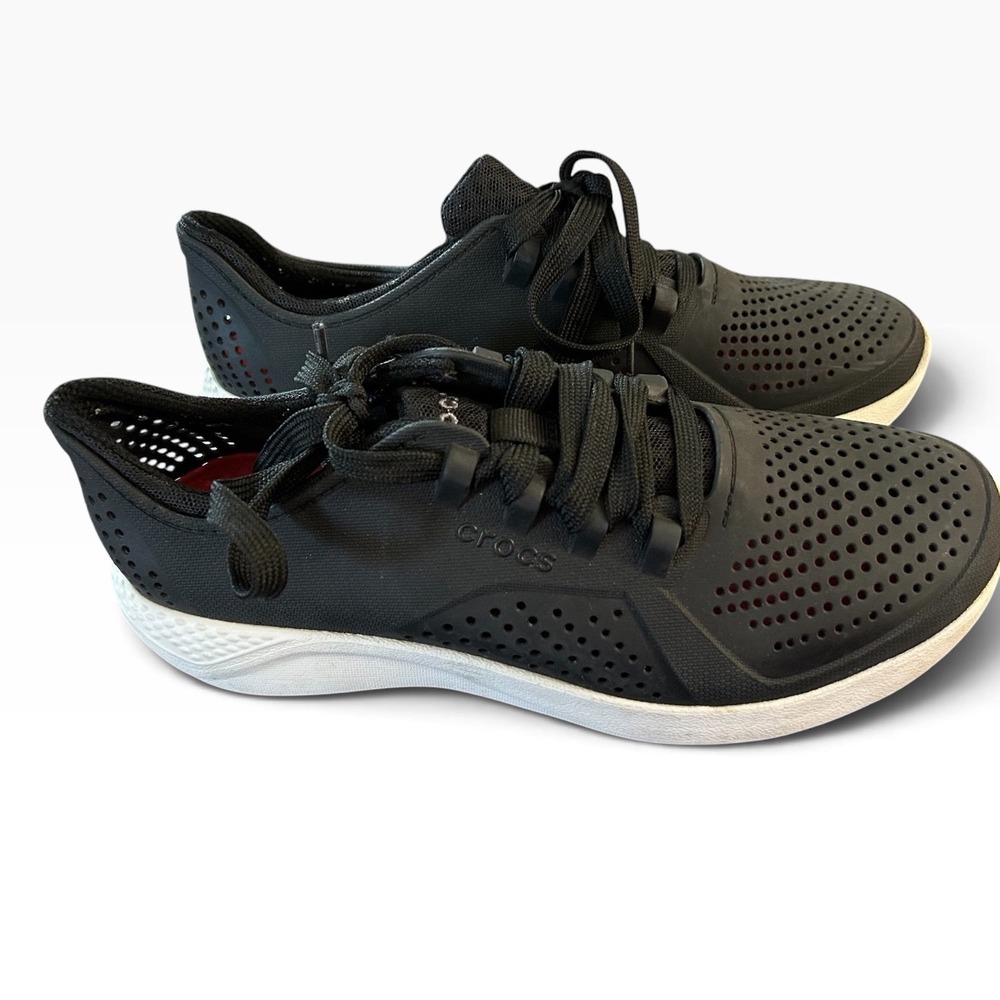 Crocs LiteRide Pacer Sneakers Black White Women W9 205234 Lace Up Low Top